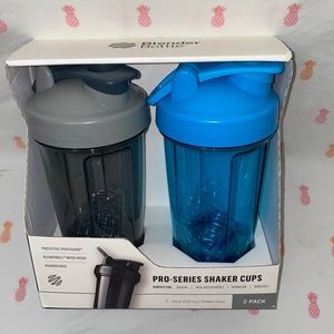 BlenderBottle Pro Series Shaker Bottle NWT 🥥